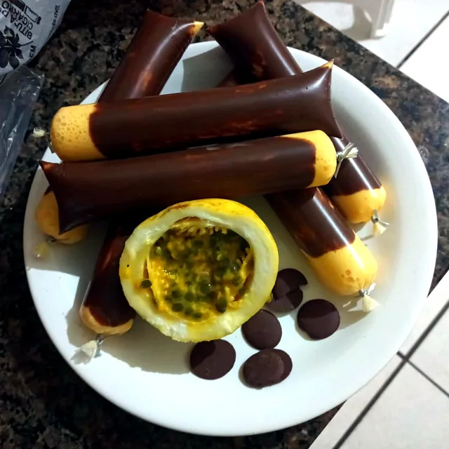 Geladinho de Maracujá com chocolate